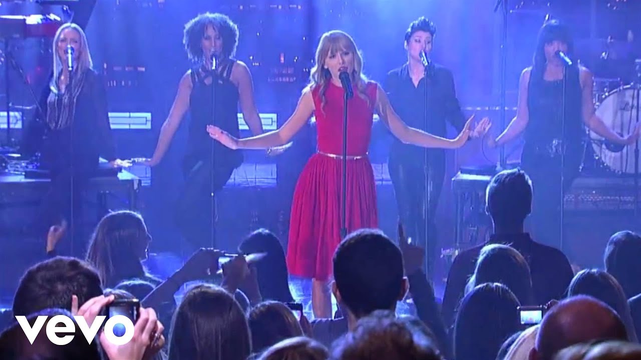 Taylor Swift - We Are Never Ever Getting Back Together (Live from New York City) - YouTube