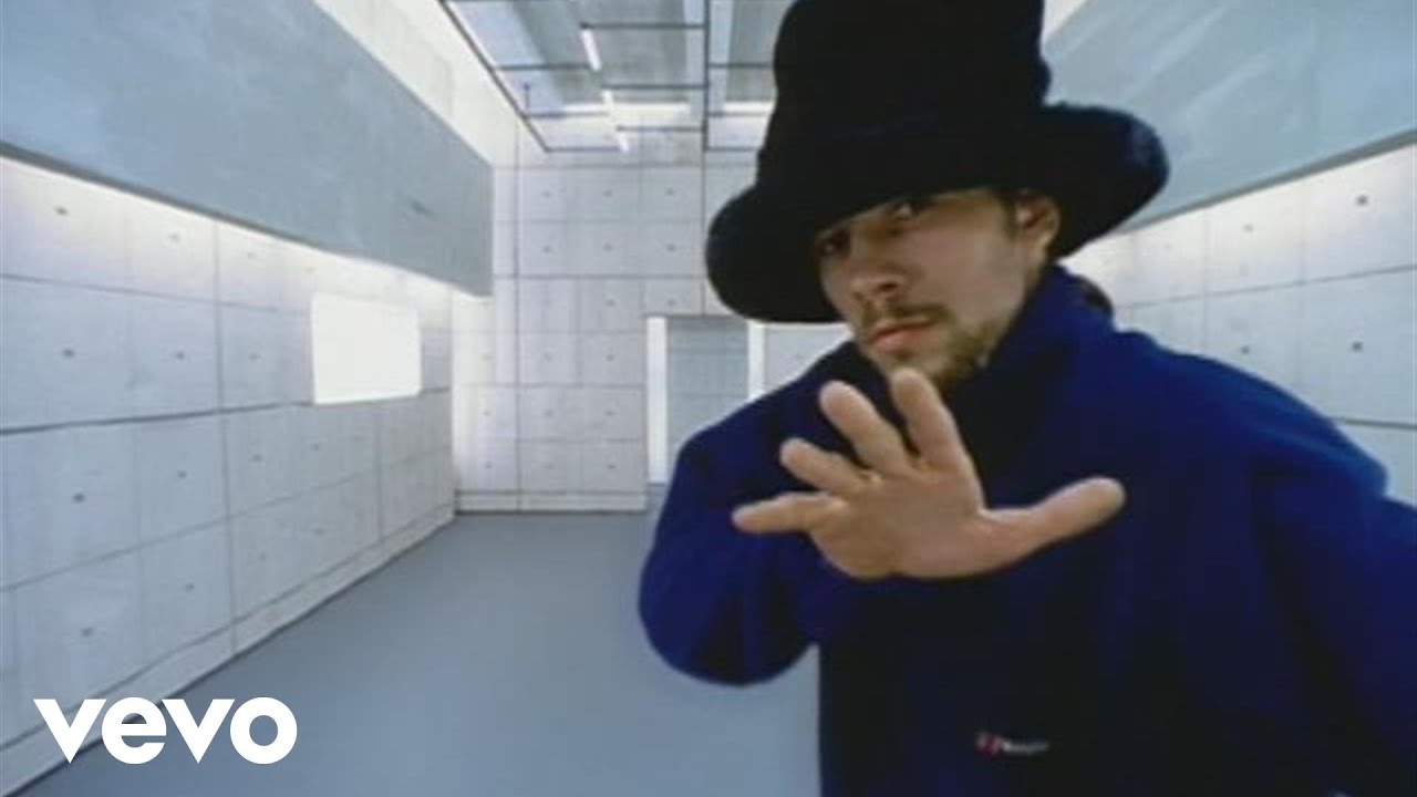 Jamiroquai - Virtual Insanity (Official Video) - YouTube