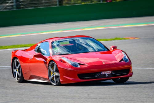 愛車：フェラーリ・458イタリア