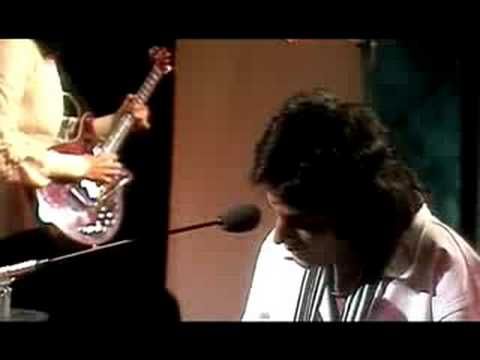 Queen - Good Old Fashioned Lover Boy (Top Of The Pops, 1977) - YouTube