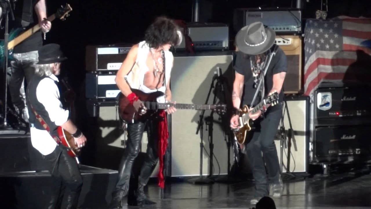 Aerosmith and Johnny Depp - Train Kept A Rollin' 8/6/12 - YouTube