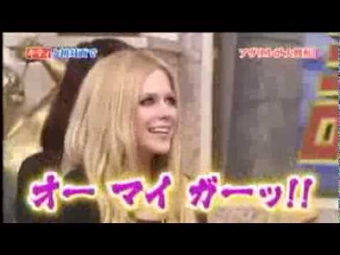 Avril Lavigne Meets 'Hello Kitty' Personally (Japanese TV) - YouTube