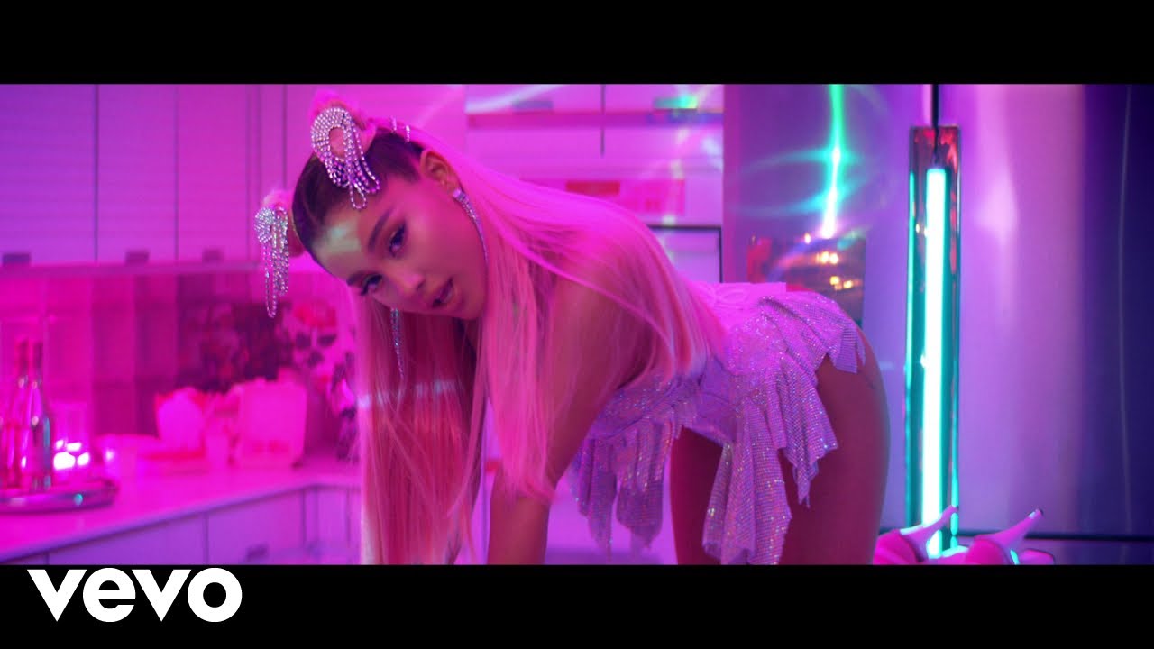 Ariana Grande - 7 rings - YouTube