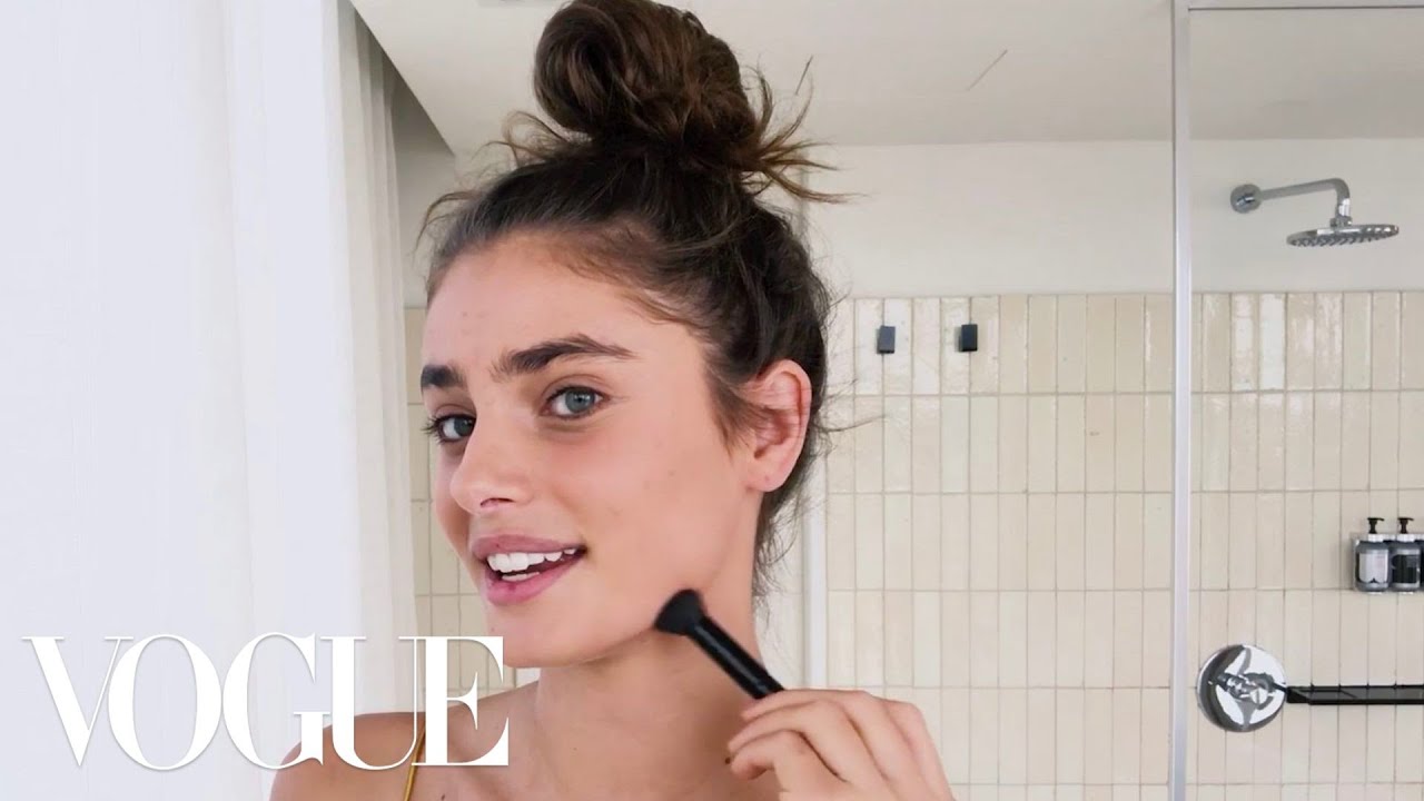 Taylor Hill's 10-Minute Guide to Her Fall Look | Beauty Secrets | Vogue - YouTube