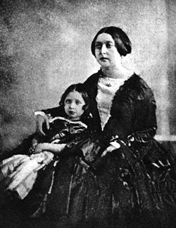 ヴィクトリア女王と長女・ヴィクトリアとの2ショット写真