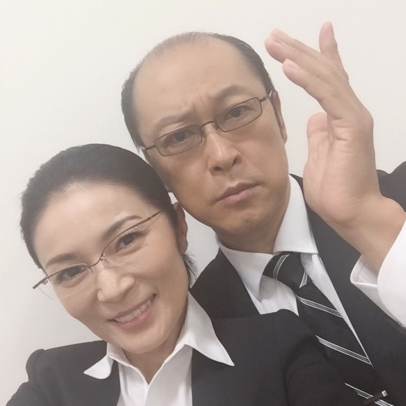 ドラマ「ルパンの娘」で俳優・信太昌之と夫婦関係を演じた