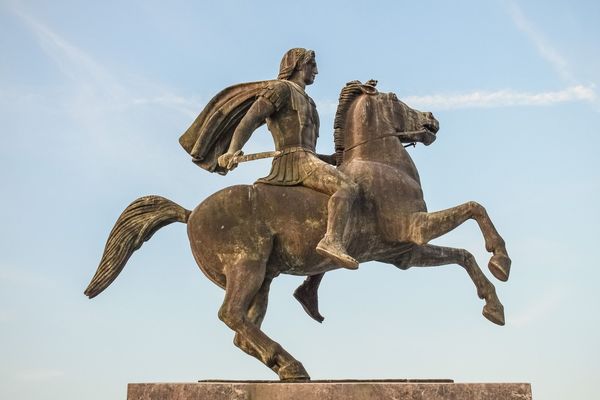 マケドニア広場にて銅像にもなっているアレキサンダー大王
