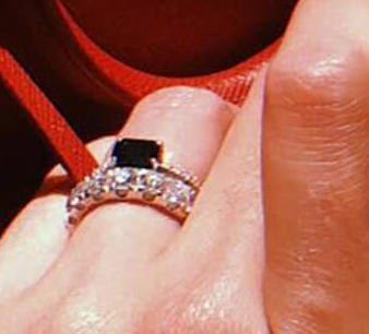 ダイヤの結婚指輪は9000万円という噂
