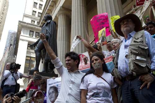 La Jornada: Caravana por la Paz marcha por calles de Harlem y en Wall Street
