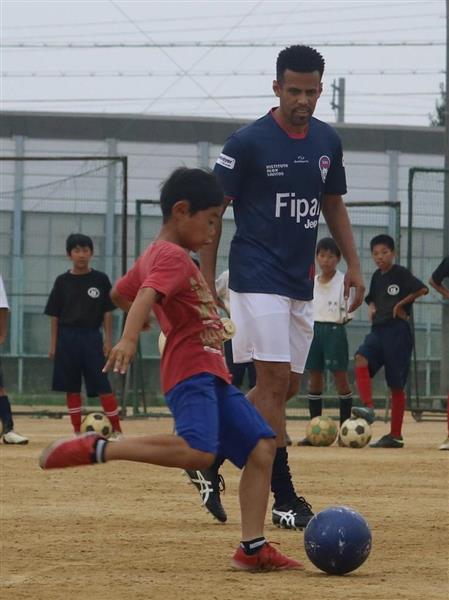 2017年に来日、兵庫・加古川の中学でサッカーを指導している