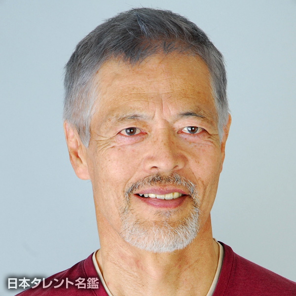 日本語吹き替え声優：竹本和正