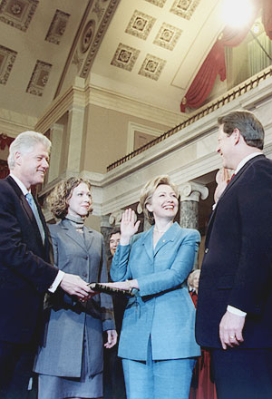 2001年1月、上院議員として初登院した