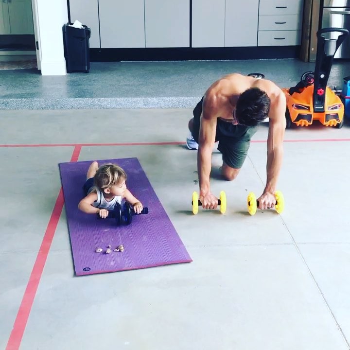Michael Phelps on Instagram: “The normal day.... booms and I getting a little ab hit in !”