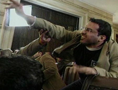 イラク人記者に「禁固3年」の判決