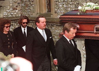 奇しくもエリッククラプトンの誕生日に葬儀が行われた
