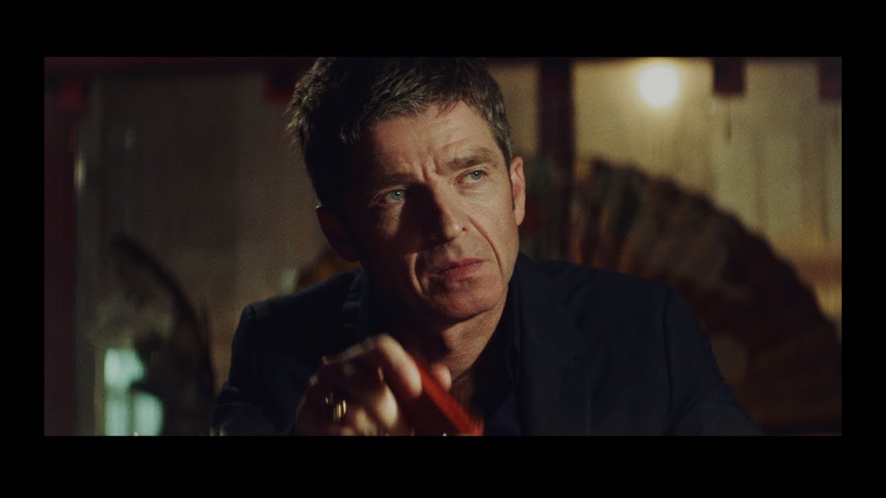 Noel Gallagher's High Flying Birds - Blue Moon Rising (Official Video) - YouTube