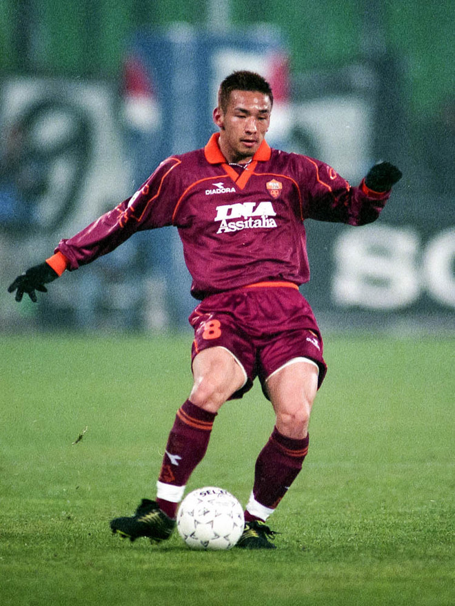 2000–2001シーズンにて、ASローマに在籍していた中田英寿