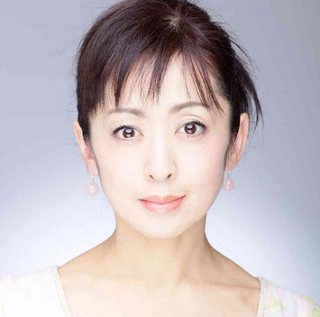 女優の斉藤由貴が入信、不倫騒動となったことでも有名