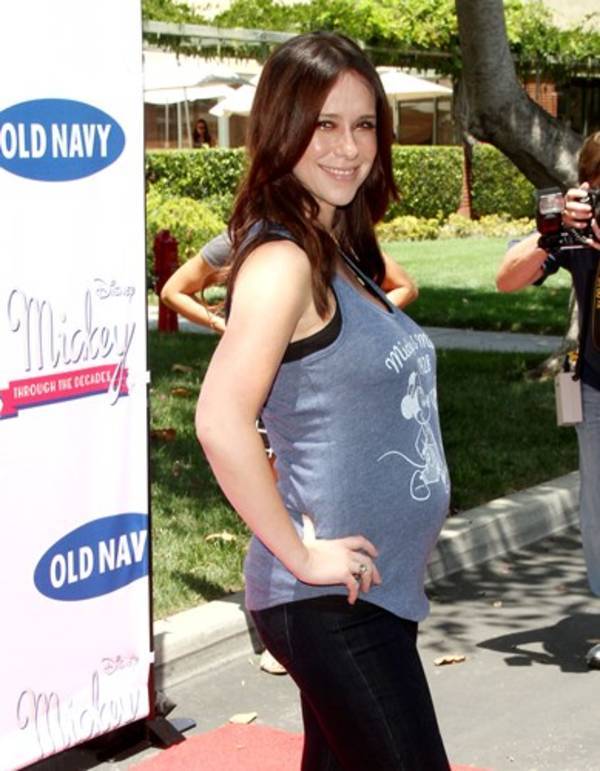 2013年6月に第一子の妊娠を発表し、2013年11月に出産