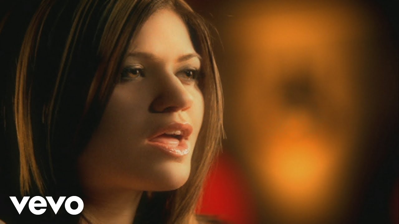 Kelly Clarkson - A Moment Like This (VIDEO) - YouTube