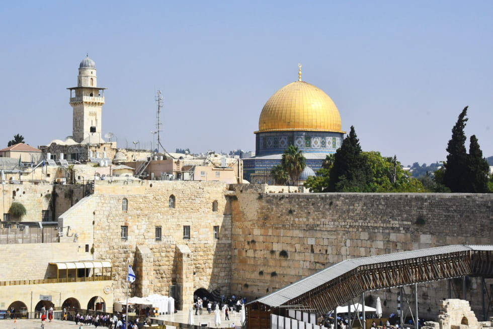 イスラエルに帰属、首都エルサレムを聖地としている