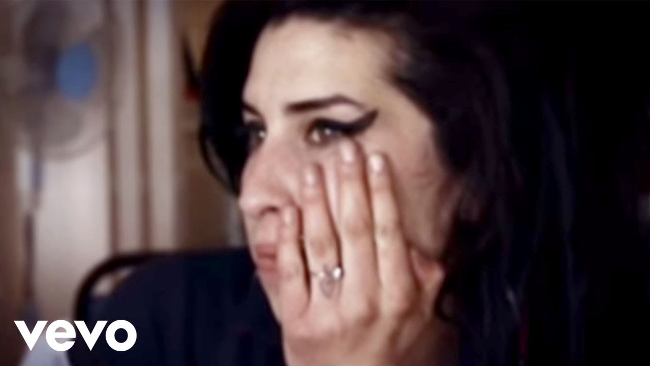 Amy Winehouse - Love Is A Losing Game - YouTube