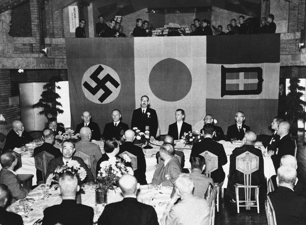 1940年9月27日、ベルリンで「日独伊三国軍事同盟」を締結