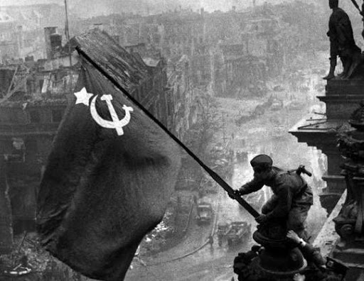 1945年5月2日、ベルリンがソ連軍に占領される