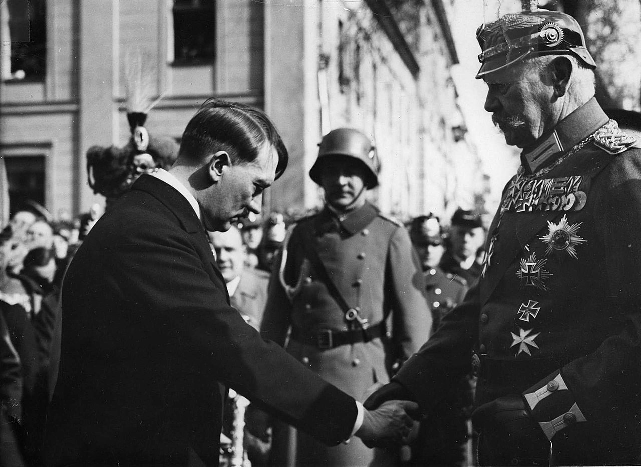 1932年ヒトラー率いるナチ党が第一党に