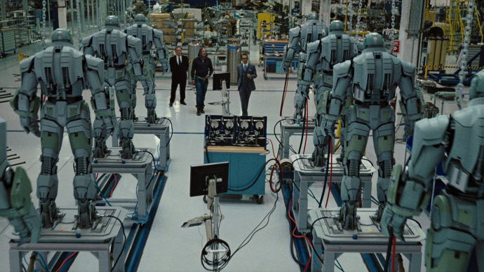 イーロン・マスクの企業「スペースX」の格納庫を借りた撮影したシーンが出演