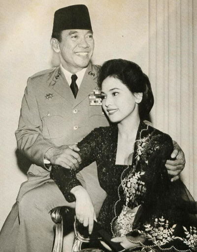 1962年、スカルノ大統領と結婚