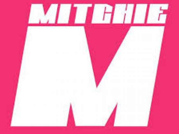 ソフィーと日本の音楽プロデューサーMitchie M（ミッチーM）との共作となった
