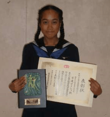 姉・万波アイシャは2016年度「東京都高校陸上 (都総体) 女子砲丸投」で4位の記録を持つ