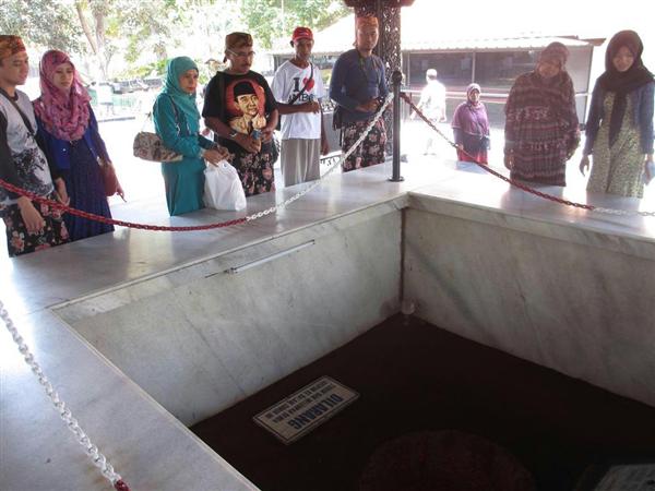インドネシア「９・３０事件」から５０年　歴史の闇に埋もれ、謝罪いまだなく　惨劇味わった住民「川は血で真っ赤だった」と証言（1/3ページ） - 産経ニュース