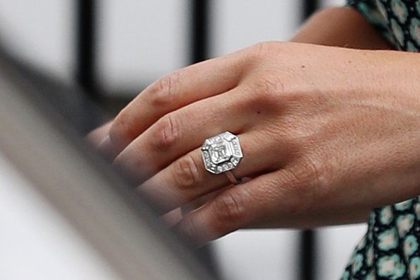 ロビンソン・ペラムの指輪（推定4カラット）の値段は25万ポンド（約3676万円）
