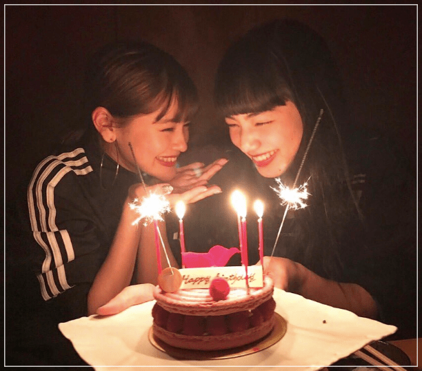 2017年、小松菜奈の誕生日を祝うemmaの画像