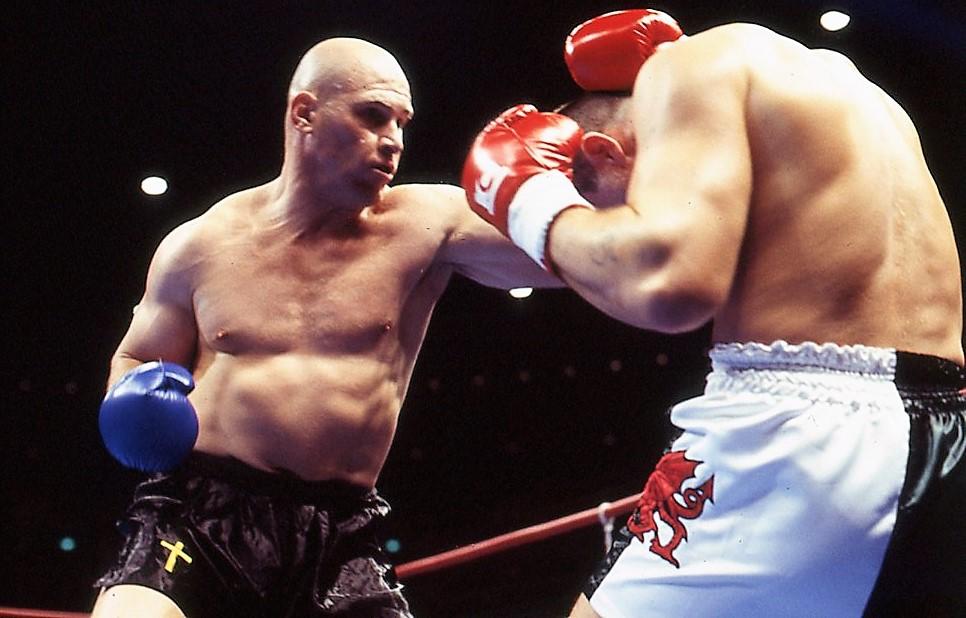 【1998年4月の格闘技】マイク・ベルナルドが豪快KOで初の世界王者に、そして号泣 - ゴング格闘技