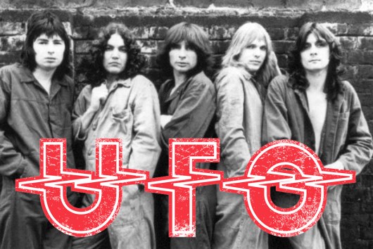 1973年6月、ハードロックバンド「UFO」に加入