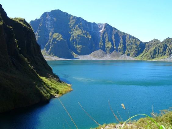 ピナトゥボ山の湖は現在観光地に