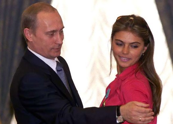 2008年、アリーナ・カバエワとプーチン大統領に交際報道