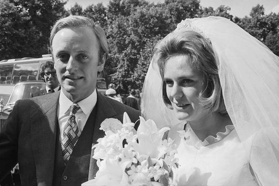 1973年、アンドリュー・パーカー・ボウルズと結婚