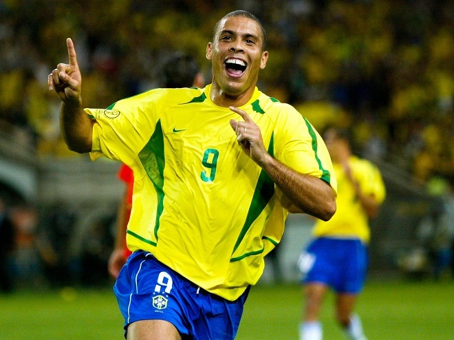 ロナウドは元ブラジル代表の人気サッカー選手