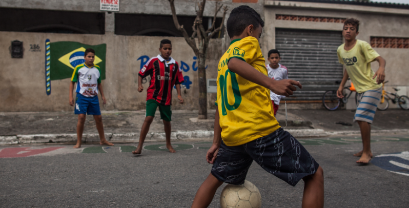 12位：私はプレーすることを道や庭で覚えたんだ。それこそがサッカーを覚える方法だよ。