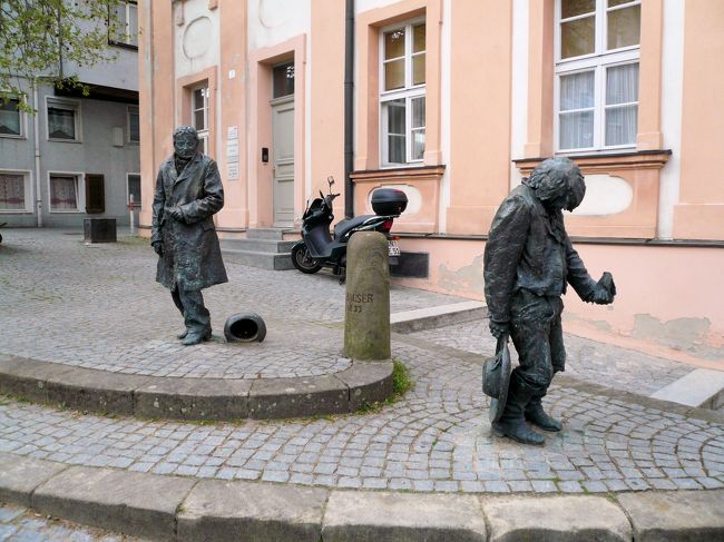 ニュルンベルク発見から約5年後、隣町アンスバッハで何者かに殺害された