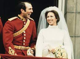 1973年、マーク・フィリップス陸軍少尉と結婚