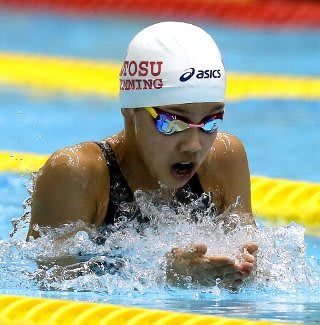 2012年（小学校6年生）に平泳ぎ50m・100m・200mと400m個人メドレーで日本学童記録を更新