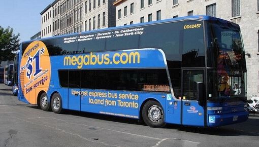 ナイアガラの滝までの行き方3：Mega Buss（メガバス）