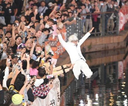 結局道頓堀に飛び込む阪神ファンだった