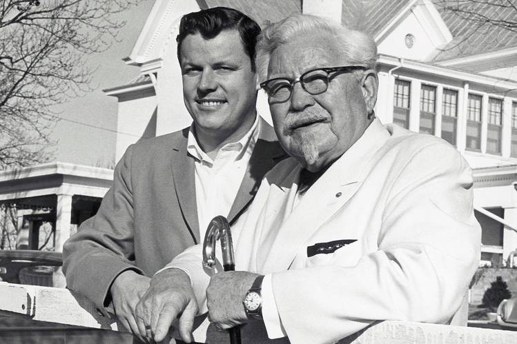 1964年（74歳頃）、KFCの権利をジョン・Y・ブラウン・ジュニアに売却